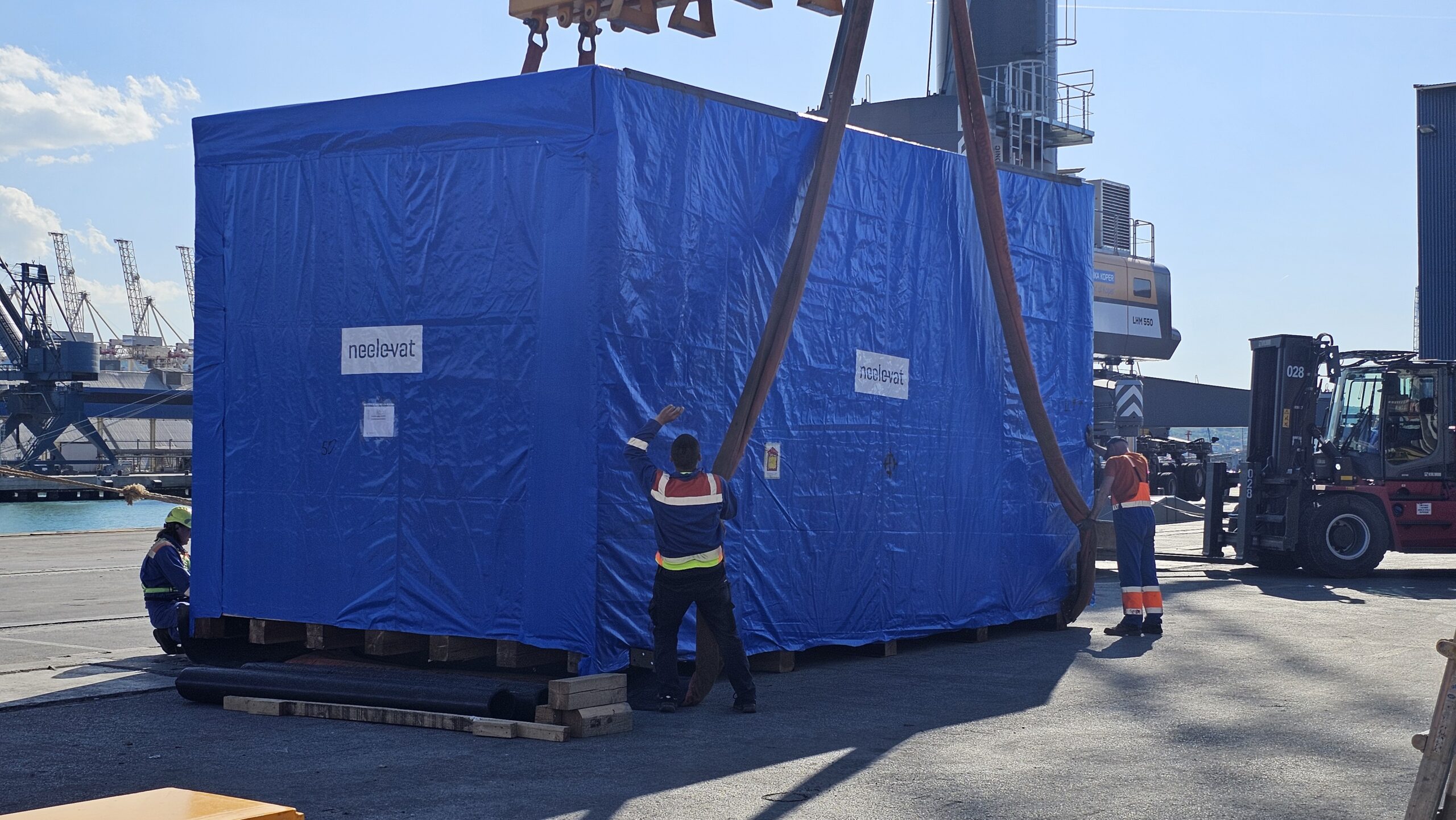 Neele-Vat Logistics d.o.o., a member of the XLProjects Network (XLP), handled nearly 1,000 tons and more than 3,300 CBM of various cargoes from Shanghai, China, via the Port of Koper, Slovenia, to a new factory site in Eastern Hungary, approximately 800 km from Koper.